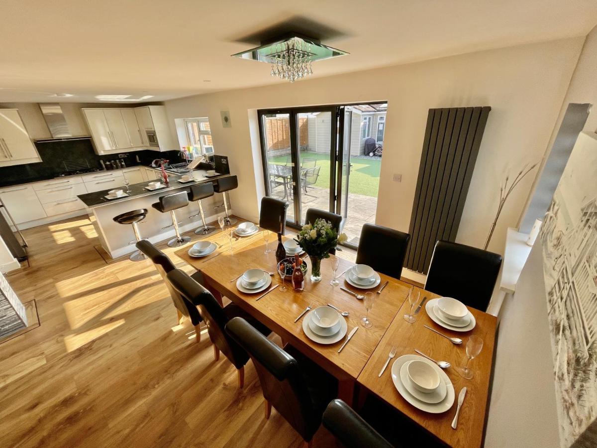 Four Corners Holiday Home Hot Tub & Sauna Ferndown Bagian luar foto