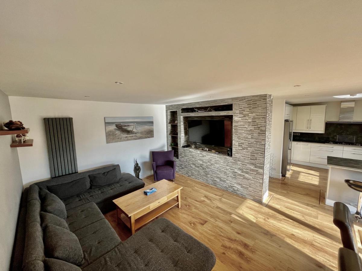 Four Corners Holiday Home Hot Tub & Sauna Ferndown Bagian luar foto