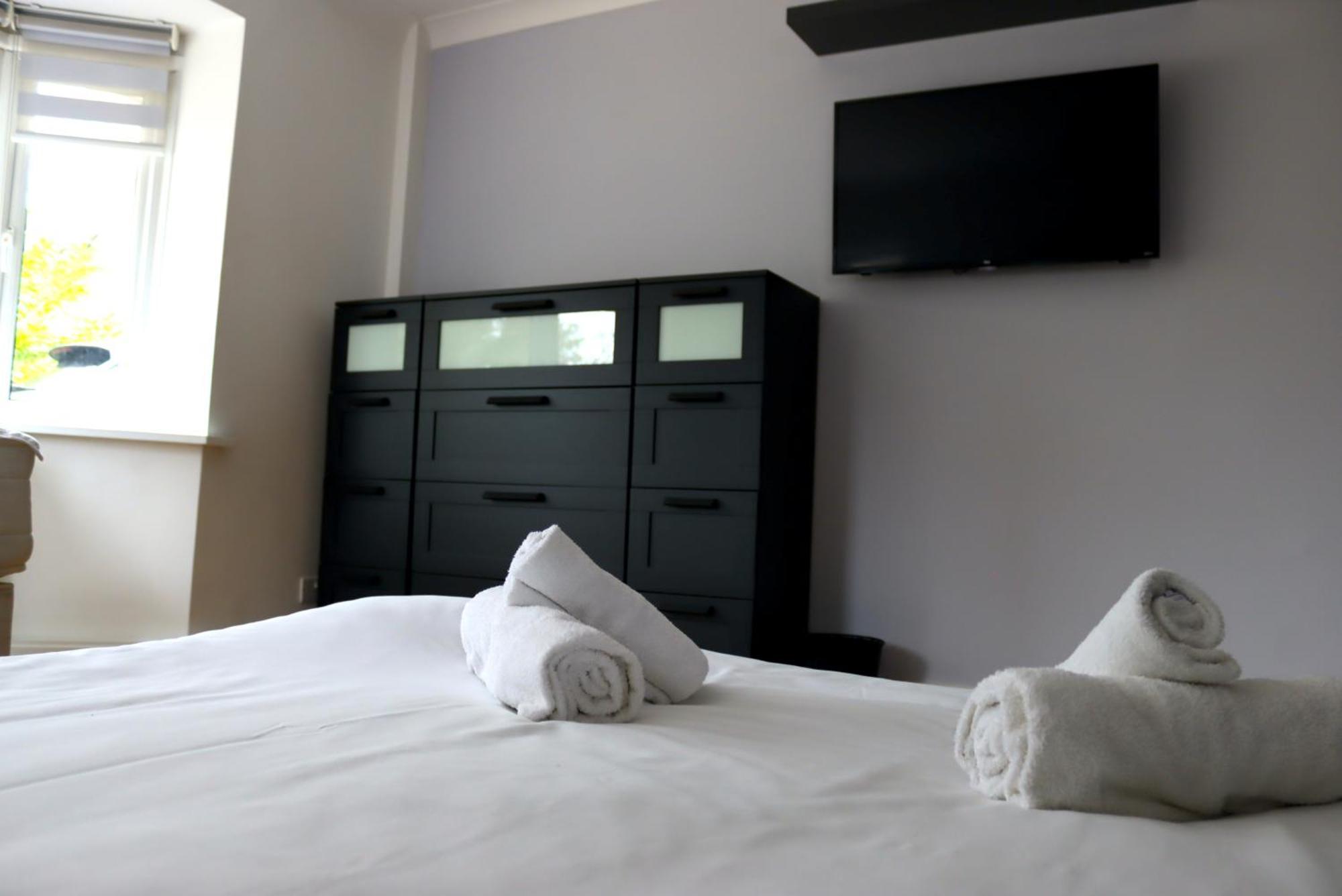 Four Corners Holiday Home Hot Tub & Sauna Ferndown Bagian luar foto