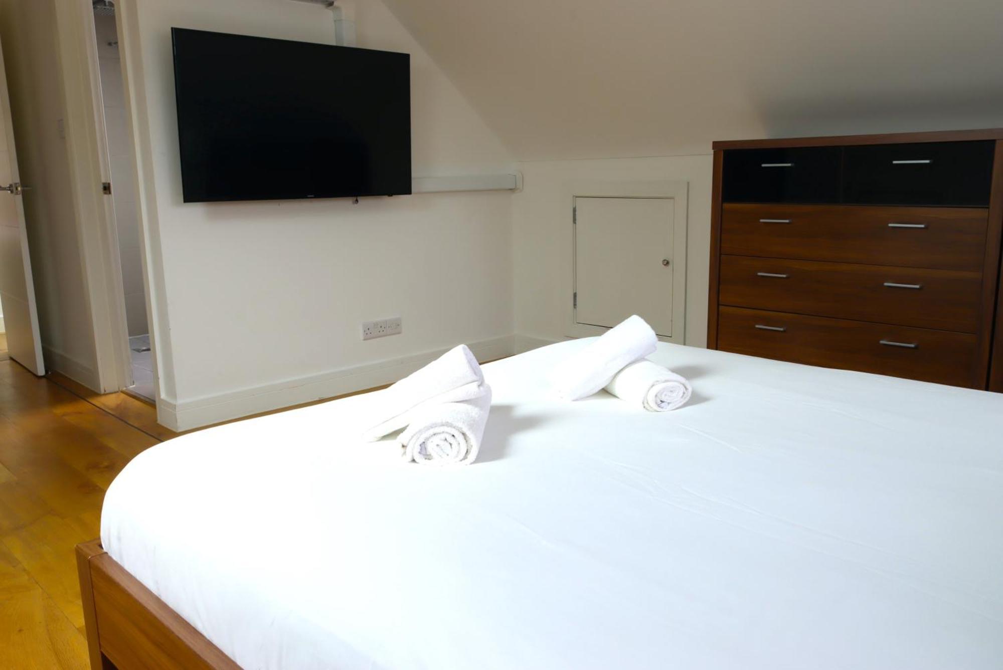 Four Corners Holiday Home Hot Tub & Sauna Ferndown Bagian luar foto