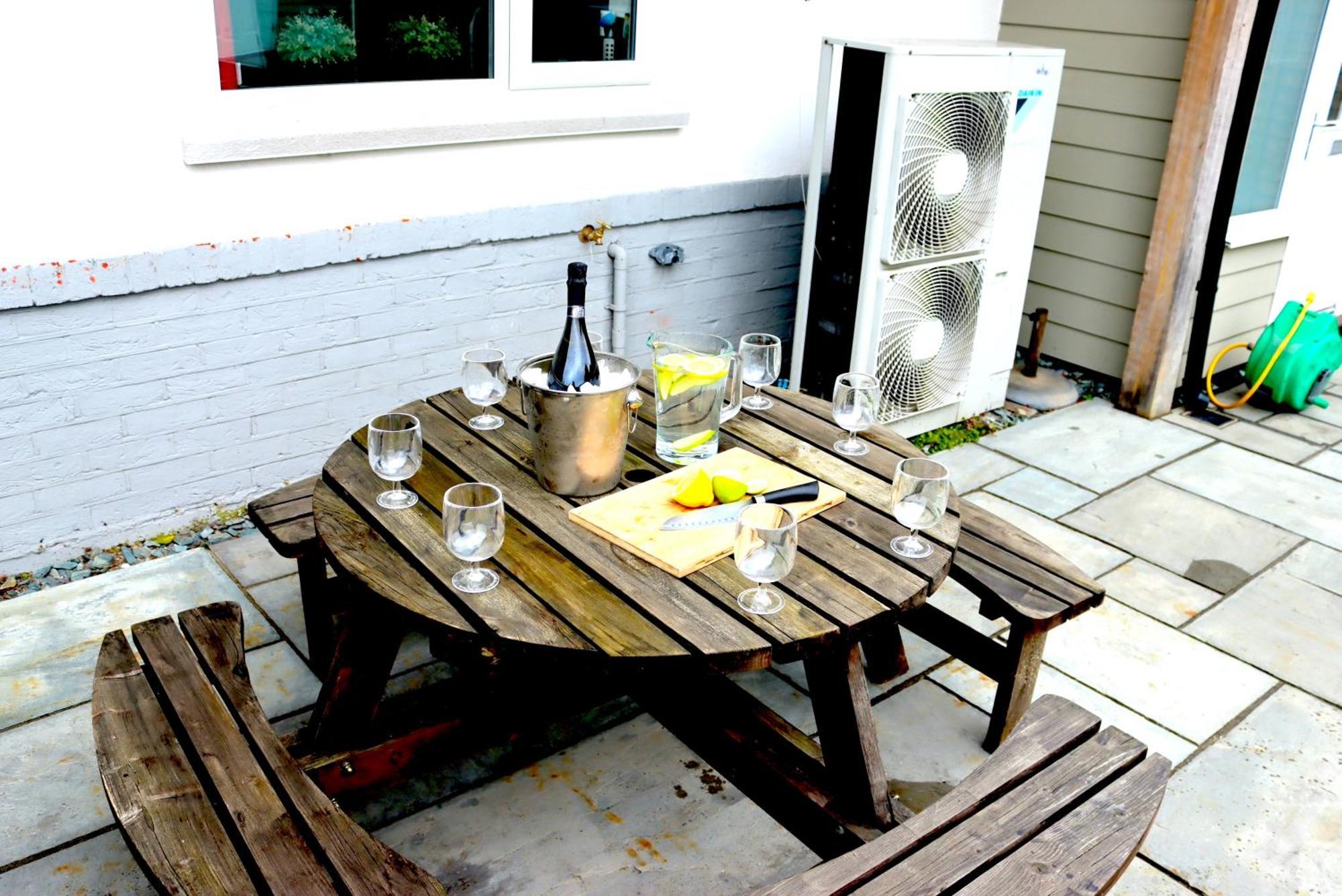 Four Corners Holiday Home Hot Tub & Sauna Ferndown Bagian luar foto
