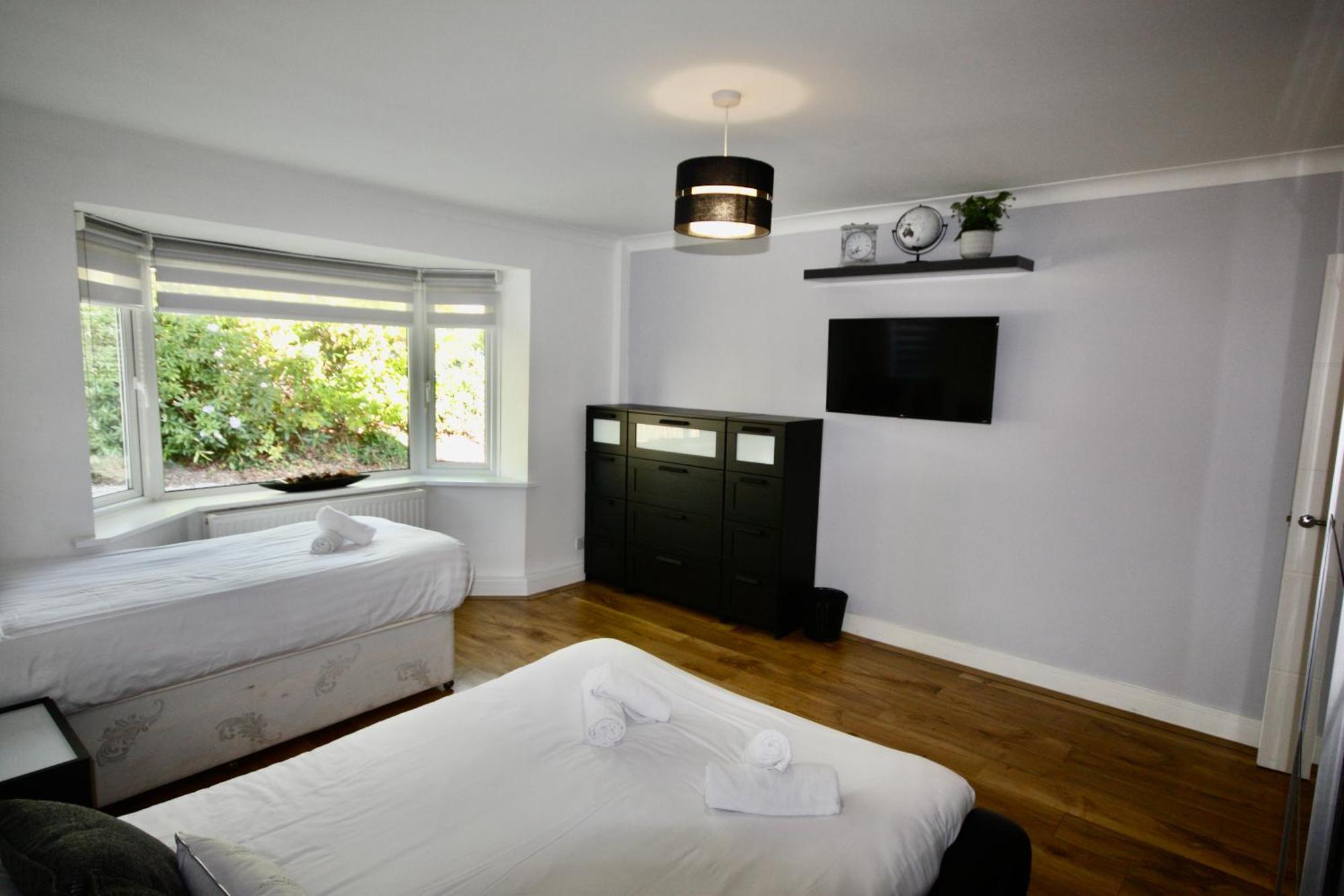 Four Corners Holiday Home Hot Tub & Sauna Ferndown Bagian luar foto