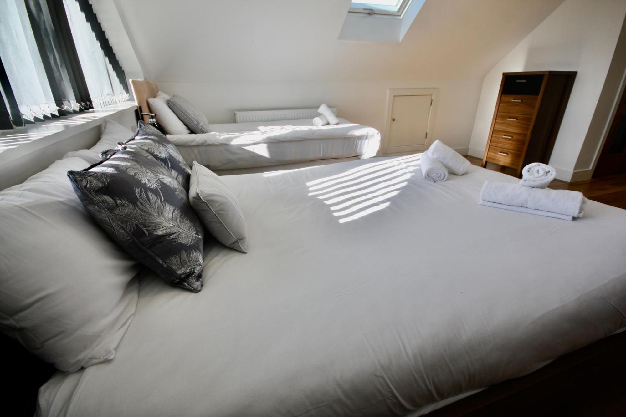 Four Corners Holiday Home Hot Tub & Sauna Ferndown Bagian luar foto