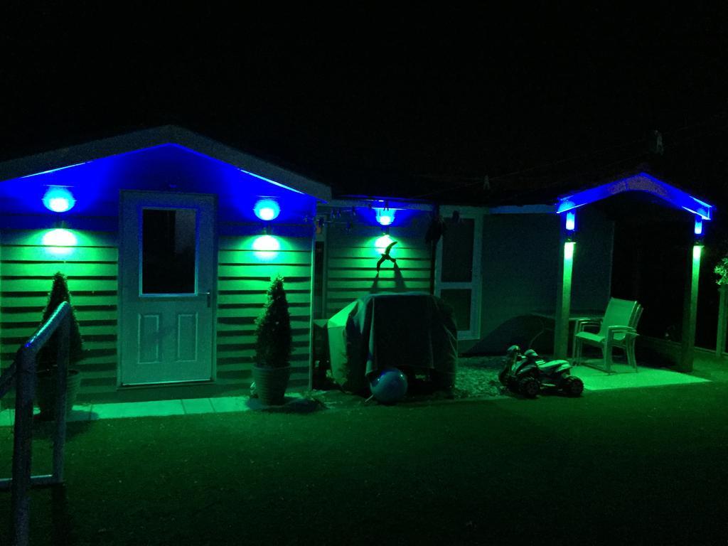 Four Corners Holiday Home Hot Tub & Sauna Ferndown Bagian luar foto